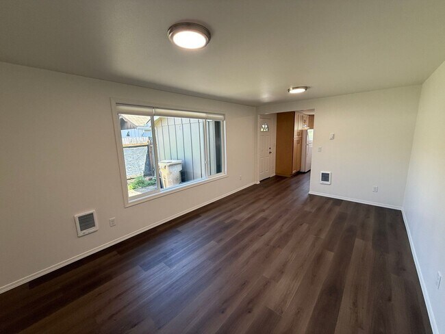 Foto del edificio - 1505 NW Highland Dr