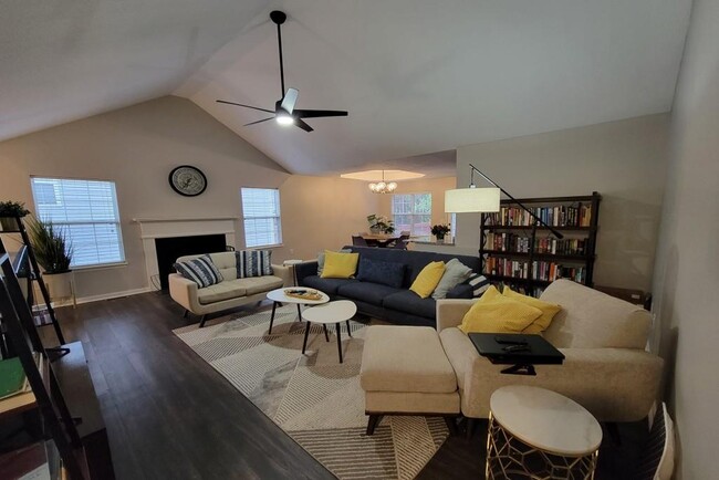 Foto del edificio - 3110 Crest Ridge Cir SW