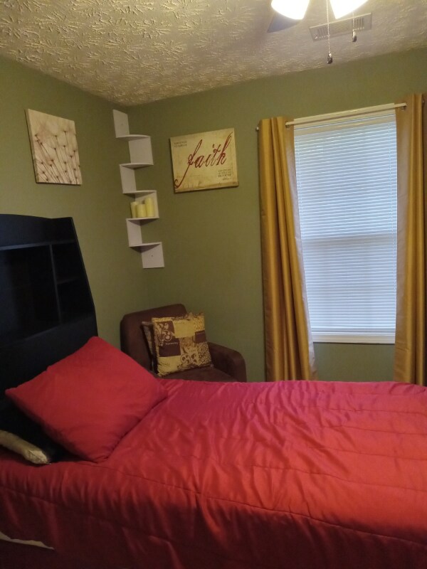 Foto del edificio - 180 Pebble Brooke Ct