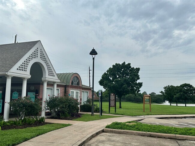 Foto del edificio - 5035 Chappel Hill Dr