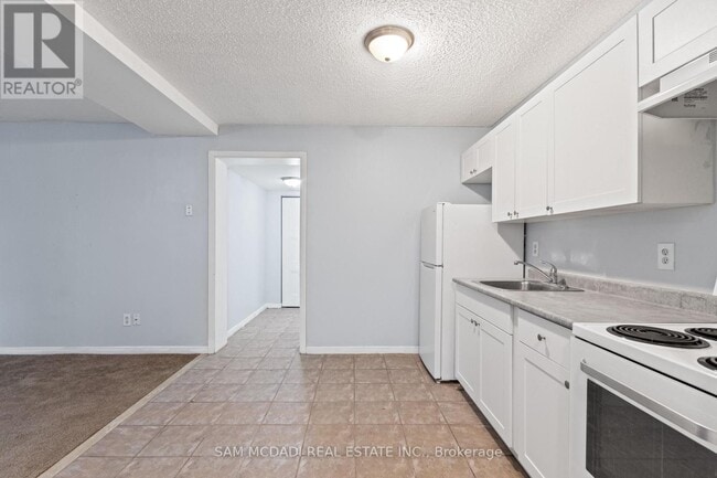 Building Photo - 15 Faulkner St