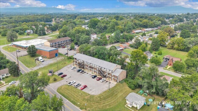 Foto del edificio - 2502 Liberty Rd NW