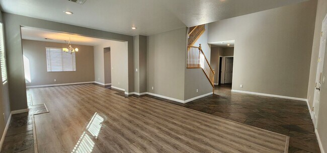 Building Photo - Lone Mountain Heights Luxury Living!  1ST ...