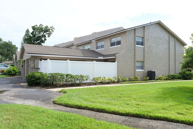 Foto del edificio - Desirable Maitland townhome