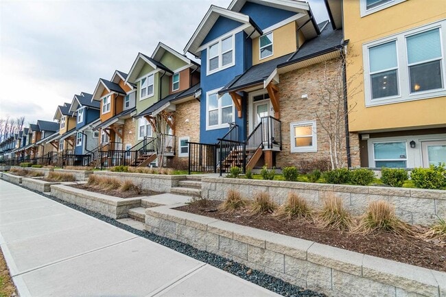 Photo du bâtiment - 45455-45455 Spadina Ave