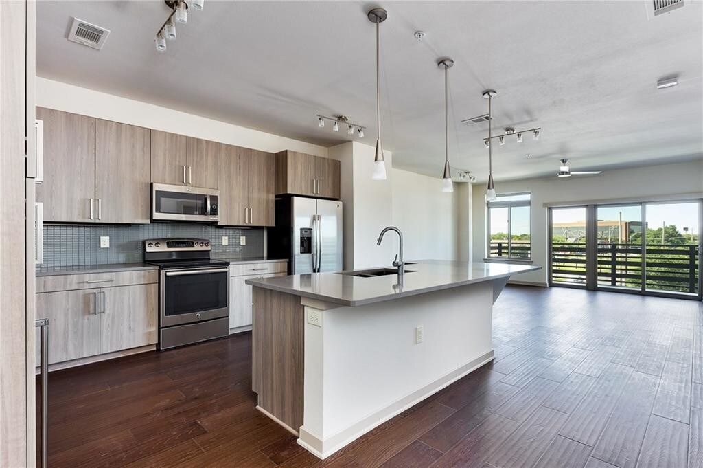 Foto principal - 3600 S Lamar Blvd