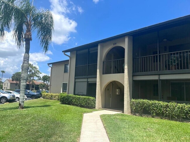 Foto del edificio - 531 Shady Pine Way
