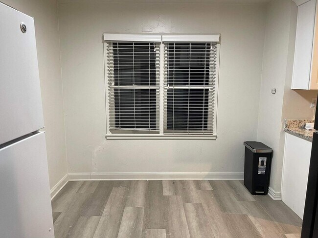 Building Photo - 232 S 500 E