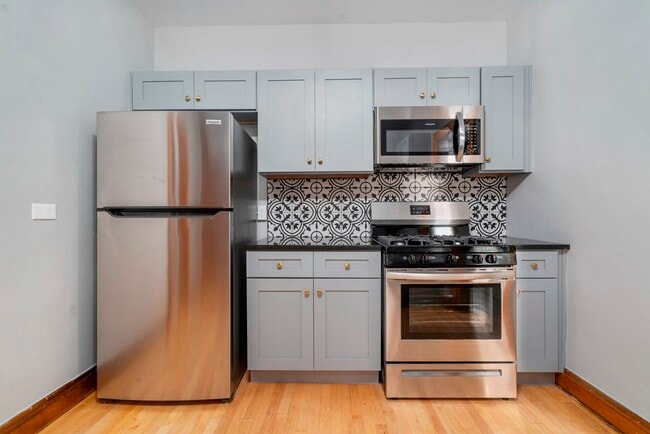 Building Photo - 530 Hillside Ave