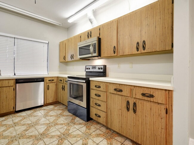 Building Photo - 1594 The 12th Fairway