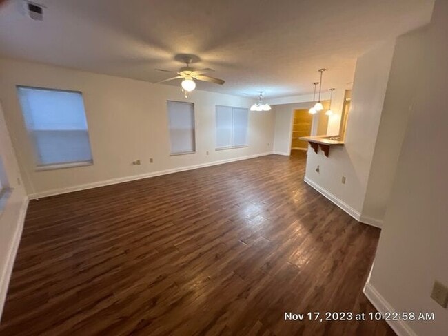 Building Photo - Updated Ranch Home near Children's Hospital