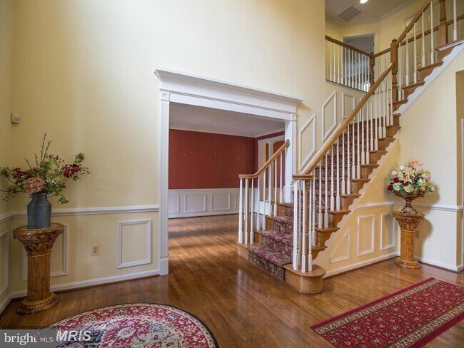 Building Photo - 13909 Willow Tree Dr