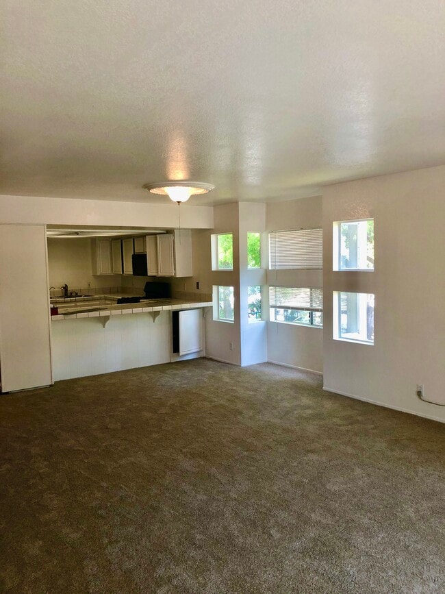 Building Photo - 3606 1st Ave