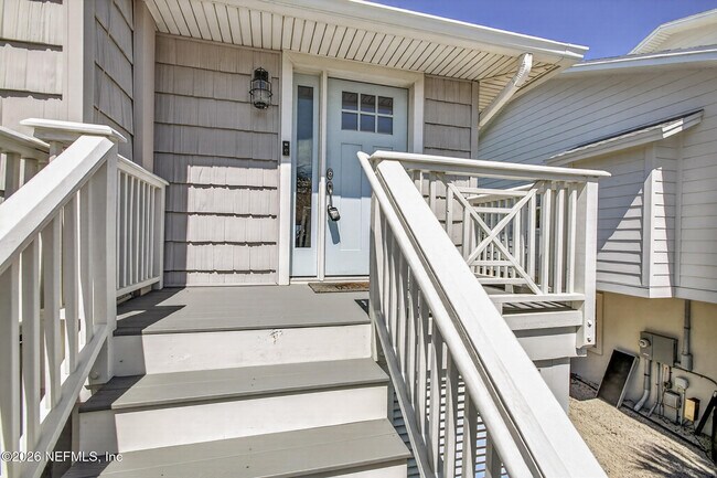 Foto del edificio - 1766 Beach Ave