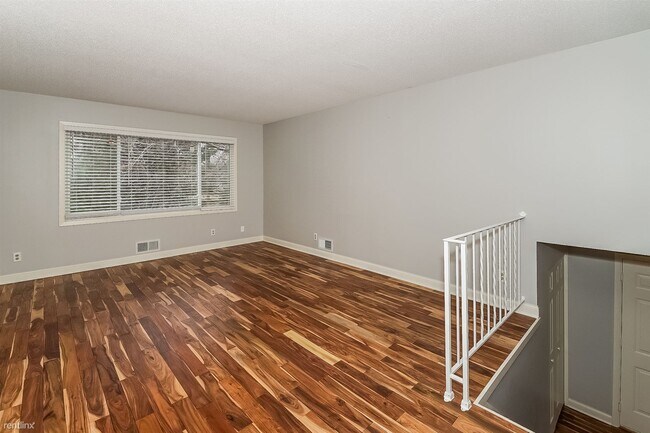 Building Photo - 4 br, 2 bath House - 10460 Devonshire Place