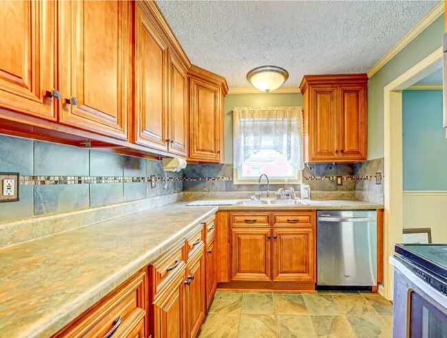 Lots of storage & counter tops - 2320 Allen Ave