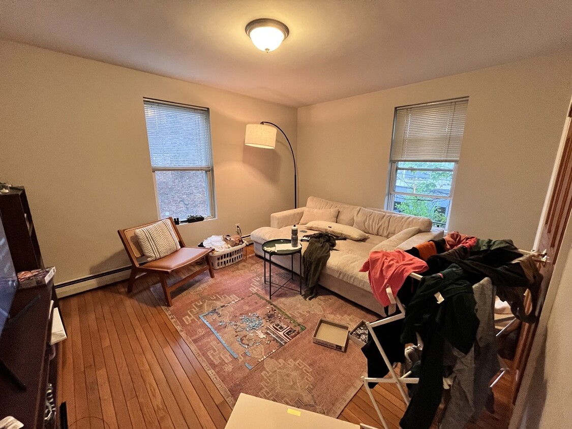 Primary Photo - 350 Allston St