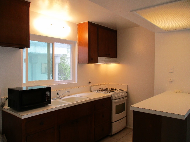 Building Photo - 112 Avenida Pelayo