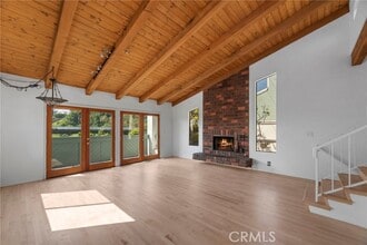 Building Photo - 516 Rosecrans Ave