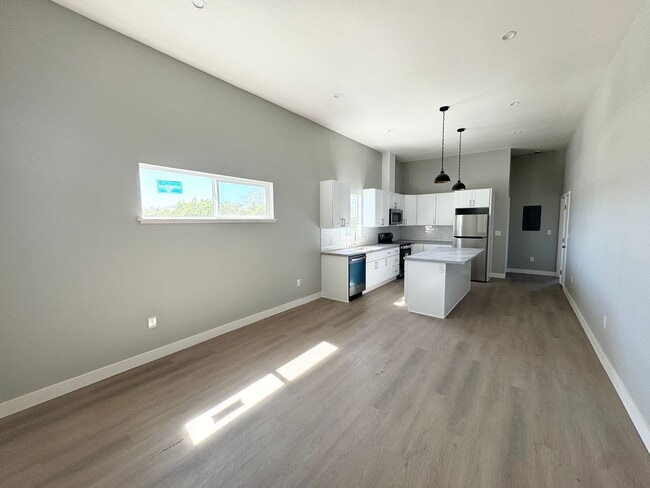 Building Photo - Executive Fully Upgraded Condo in Downtown Livermore