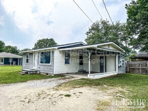 Building Photo - 122 Blaire Ln