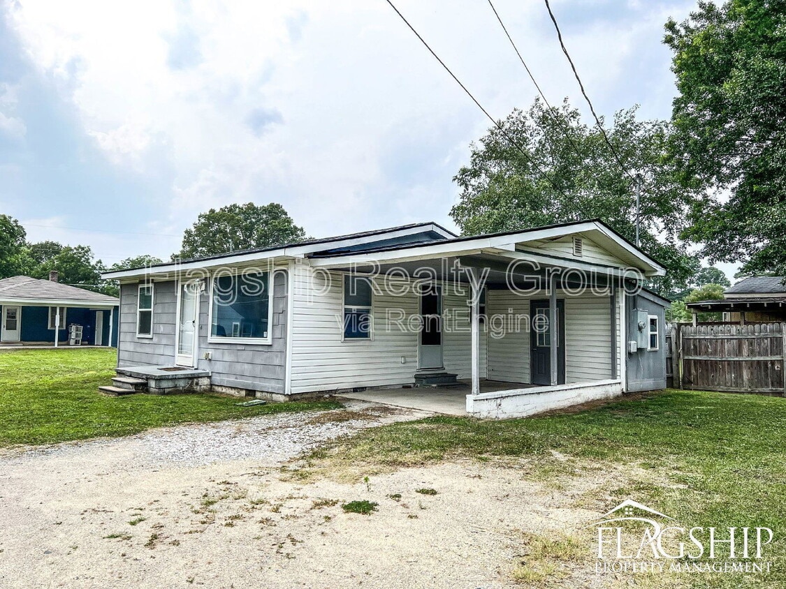 Primary Photo - 122 Blaire Ln