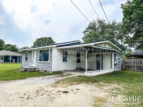 Building Photo - 122 Blaire Ln