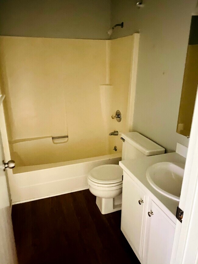 Baño principal - 330 SE Donnelly Ln