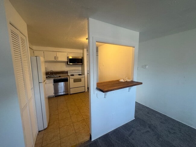 Building Photo - 2 Bedroom Condo in Southeast Denver