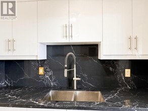 Building Photo - 270 Palmdale Dr