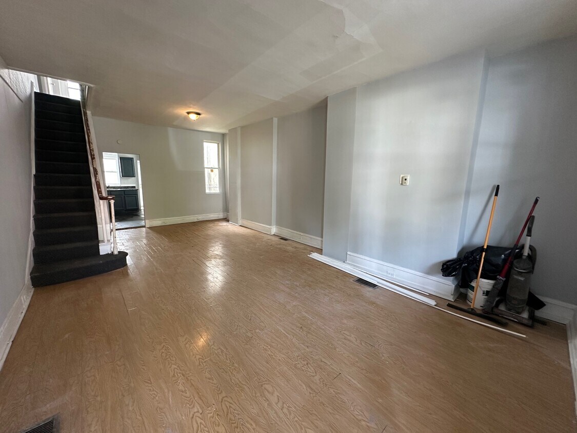 Foto principal - 6322 Wister St