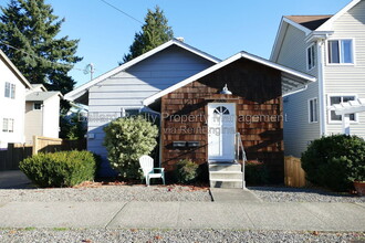 Building Photo - 9306 Stone Ave N
