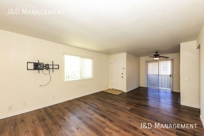Building Photo - 521 Calle Montecito