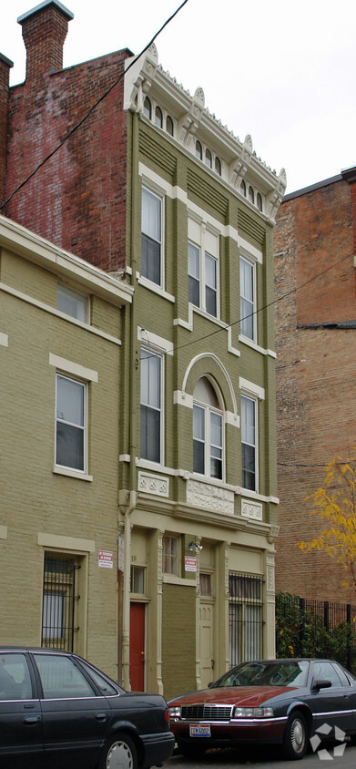 Building Photo - 19 Green St