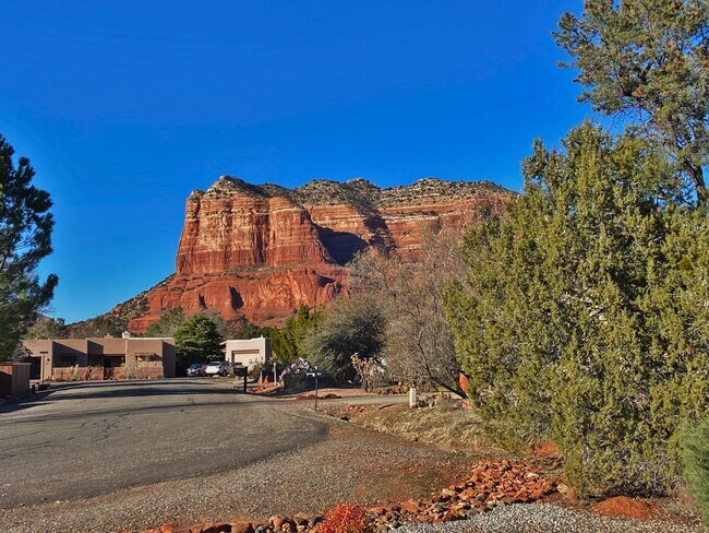 Foto del edificio - HOUSE - VILLAGE OF OAK CREEK