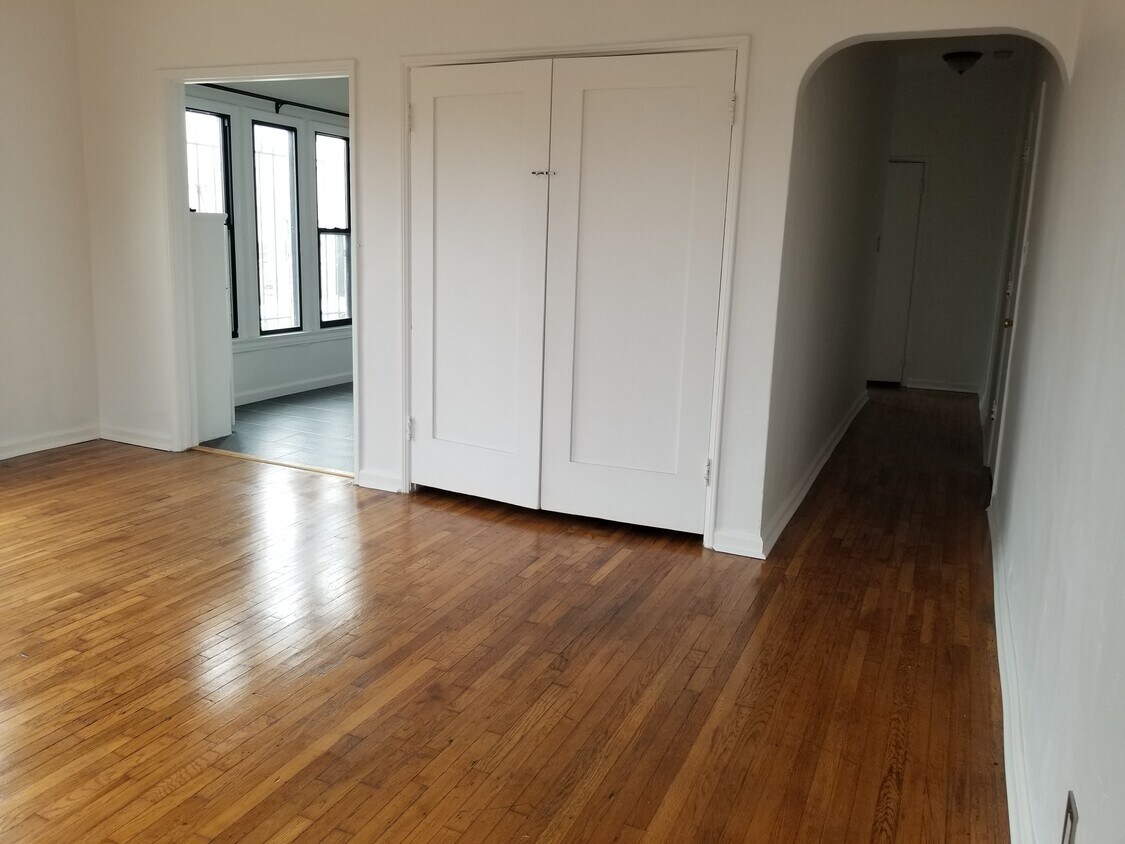 1352 S Dunsmuir Ave Unit 3, Los Angeles, CA 90019 Apartments in Los Angeles, CA