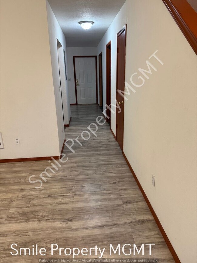 Foto del edificio - A nice house with 3 beds rooms and 1.5 baths.