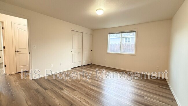 Building Photo - 4010 Dartmoor Ln