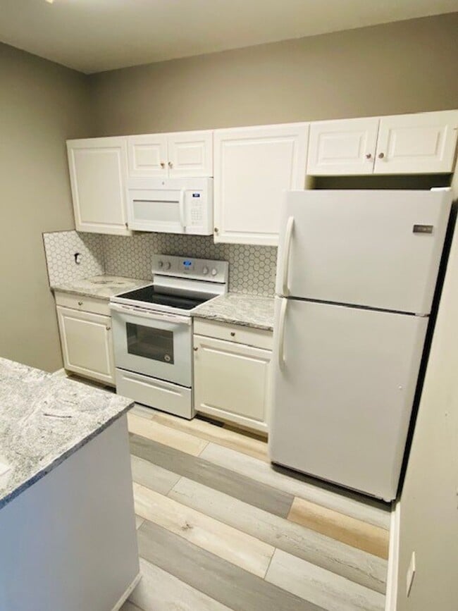 Photo - RARE Two Bedroom, Two Bath apartment w/ IN UNIT w/d only 2 blocks off Cumberland Avenue Strip at ...
