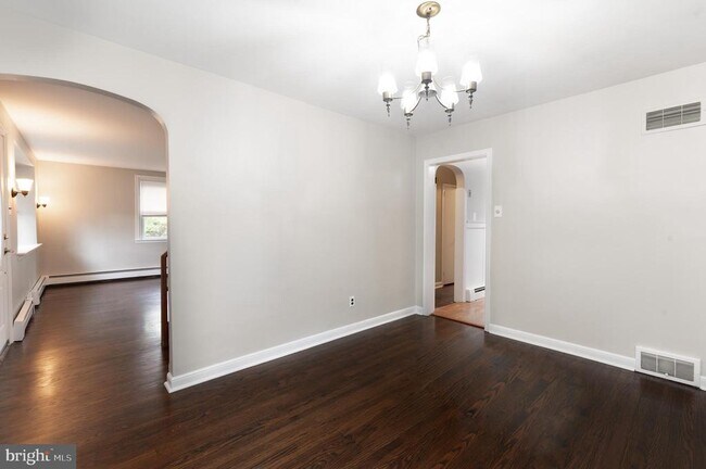 Building Photo - 1569 County Line Rd