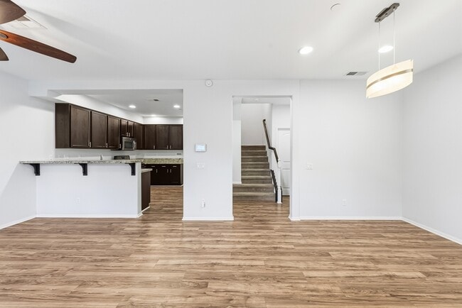 Building Photo - 1460 Mockingbird Ct