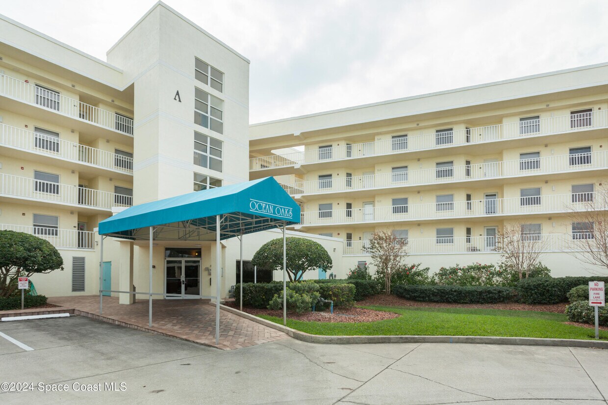 Foto principal - 8700 Ridgewood Ave