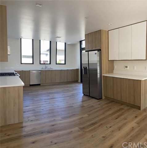 Building Photo - 501 N Santa Anita Ave