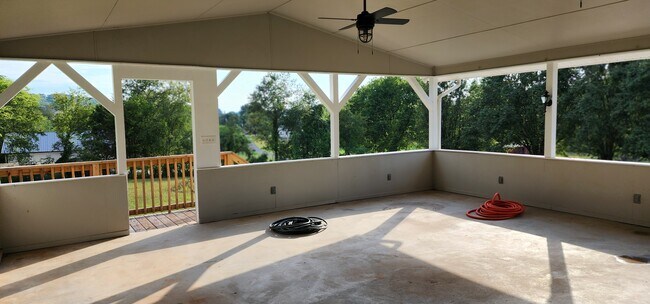 Building Photo - 169 Valleyview Dr