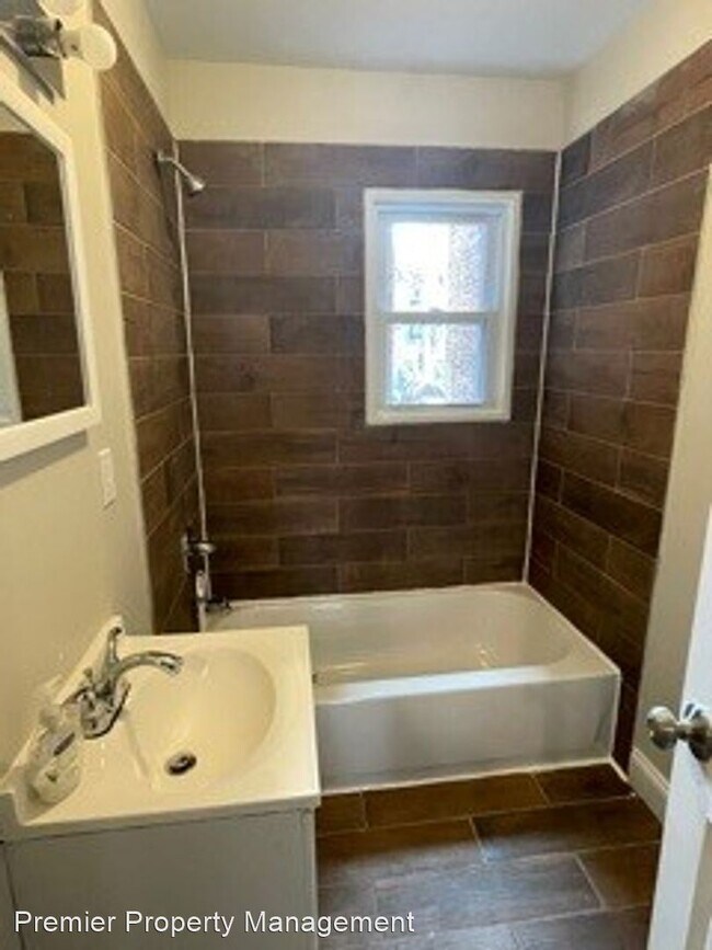 Building Photo - 3 br, 2 bath House - 3027 Brighton Street
