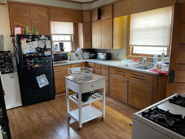 Foto del edificio - 5-Bedroom House Close to U of M Campus