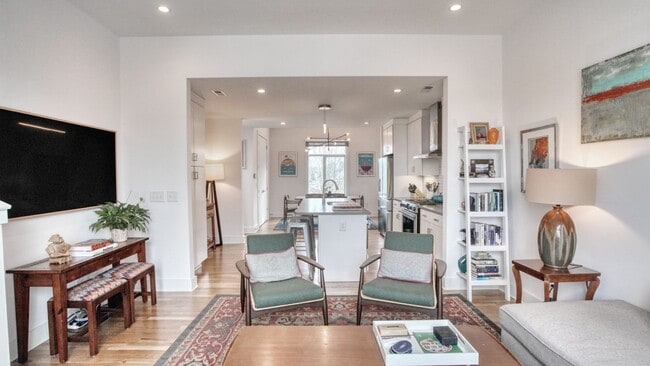 Building Photo - 3 Bedroom Townhome in 5 Points with Private Garage and Rooftop Deck