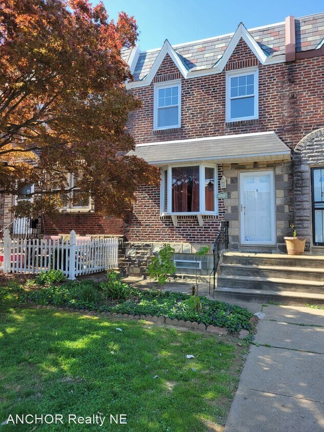 Primary Photo - 3 br, 1.5 bath House - 2042 Lardner St