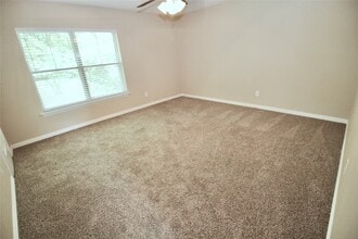 Building Photo - 612 E Castle Harbour Dr