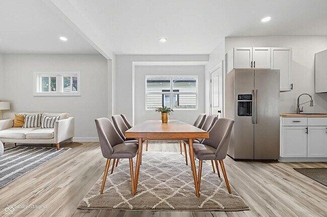 Photo - 1218 N Ewing St House